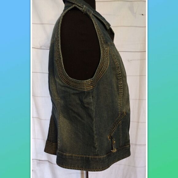NWT CJ Banks Denim Vest 80's 90's themed Blue Jean 100% Cotton Zipper Front Zip - Picture 2 of 6